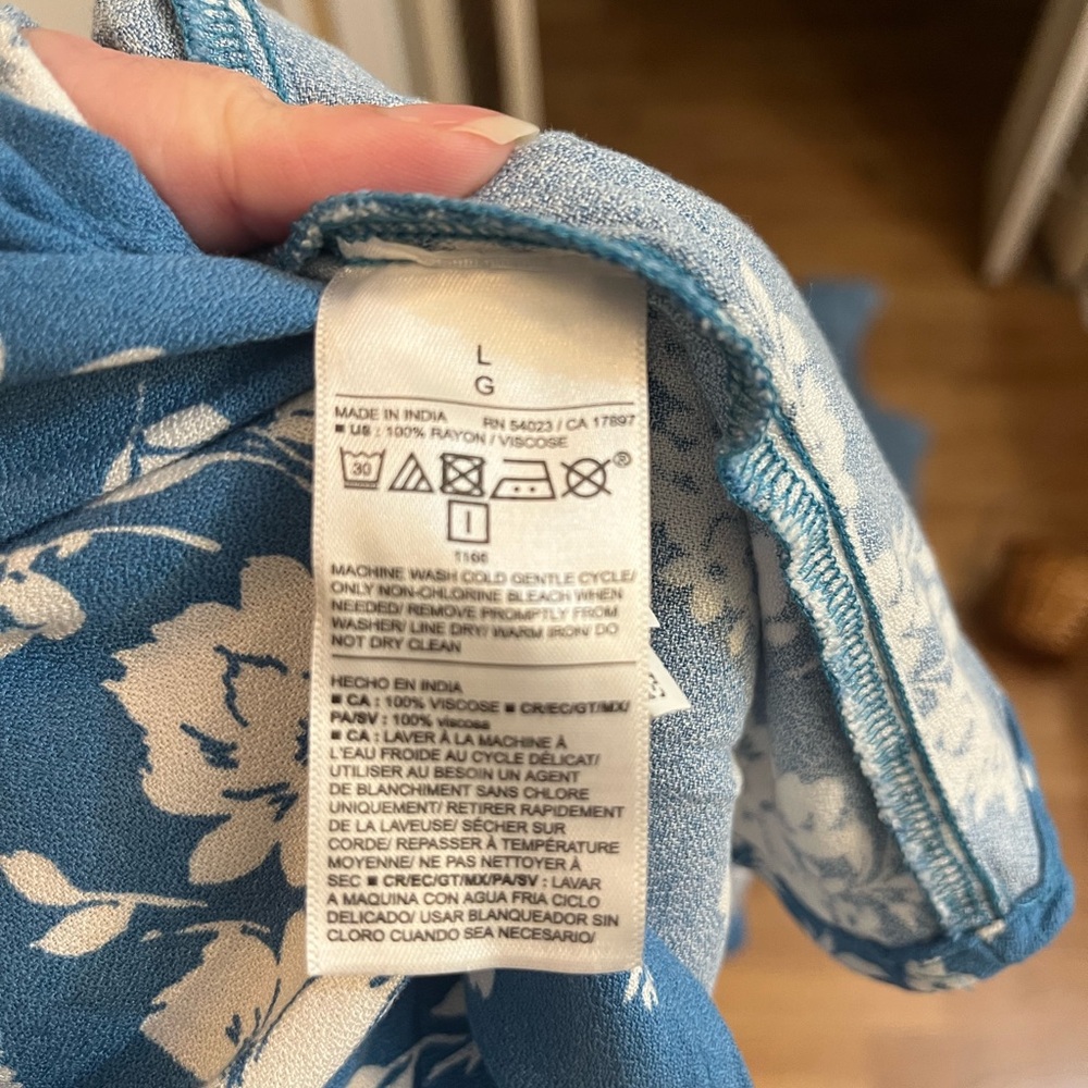 Blue Midi Skirt with Flowers, new w/o tags - Picture 6 of 9